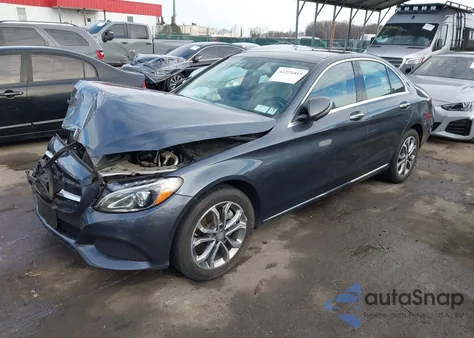 2016 Mercedes-Benz C 300 4Matic из США, поврежденный, VIN 55SWF4KB4GU138312